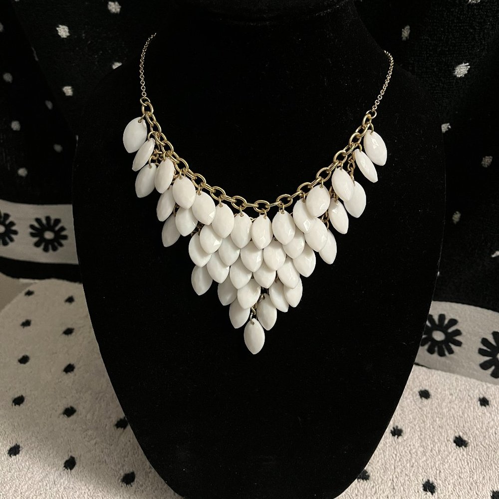 White necklace